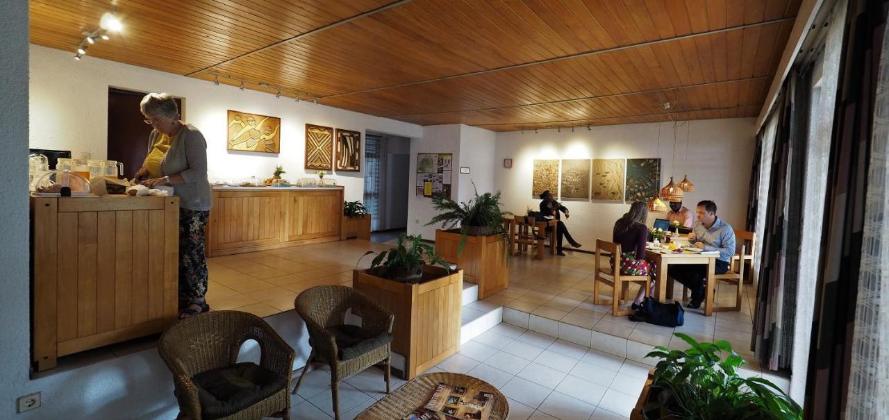 Hotel Le Garni Кигали Экстерьер фото